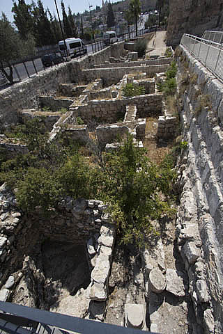 Excavations Near the Southern Wall